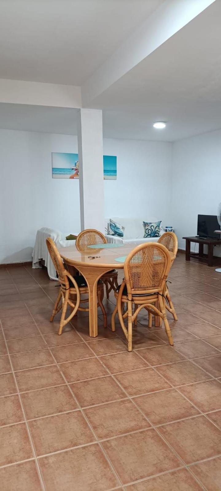 Habitacion Matrimonial En Un Bajo Bano Compartido Areas Compartidas Abades  Екстер'єр фото