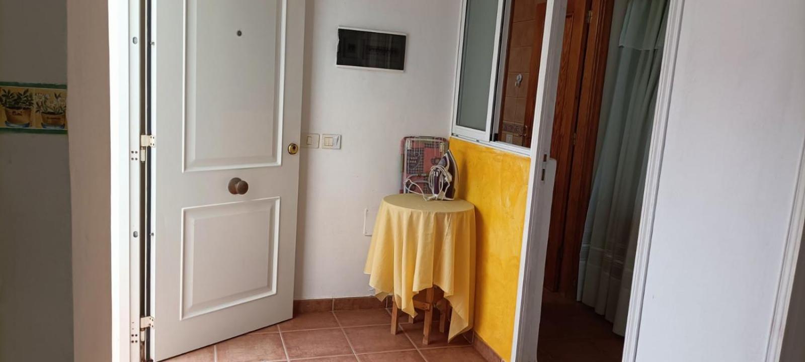 Habitacion Matrimonial En Un Bajo Bano Compartido Areas Compartidas Abades  Екстер'єр фото