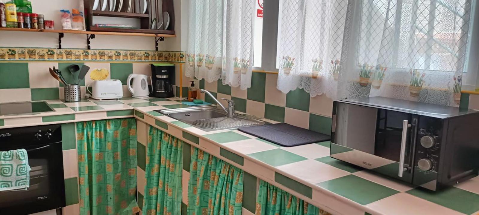 Habitacion Matrimonial En Un Bajo Bano Compartido Areas Compartidas Abades  Екстер'єр фото
